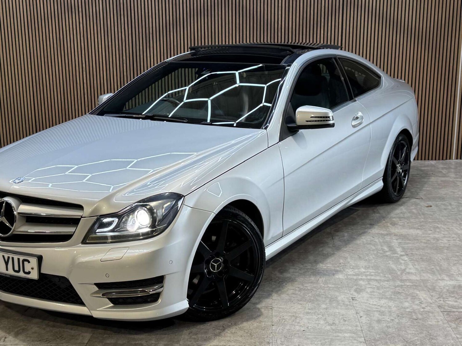 Used Mercedes-Benz C Class 2014 for sale - 78172535: Photo 42