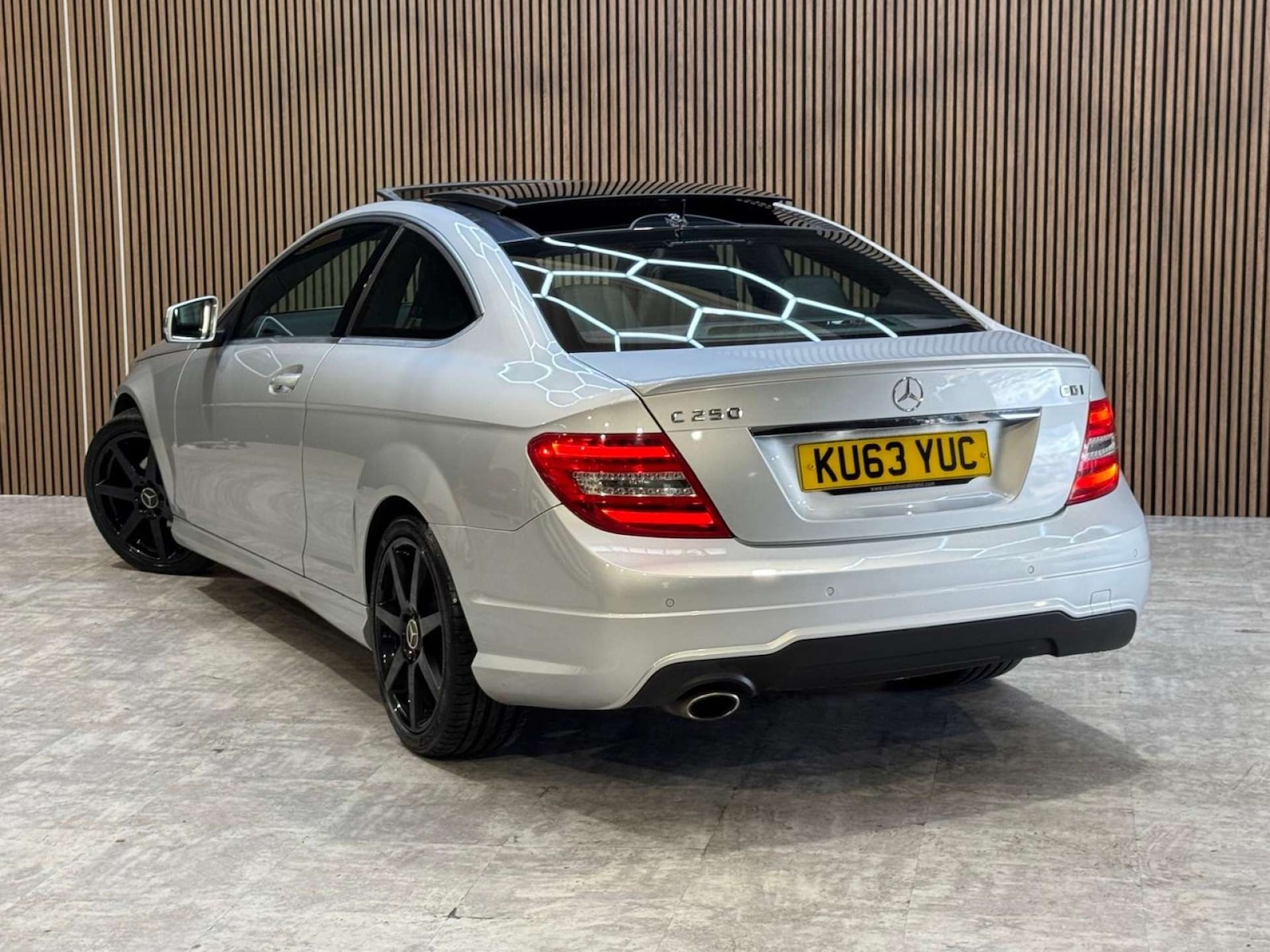 Used Mercedes-Benz C Class 2014 for sale - 78172535: Photo 5