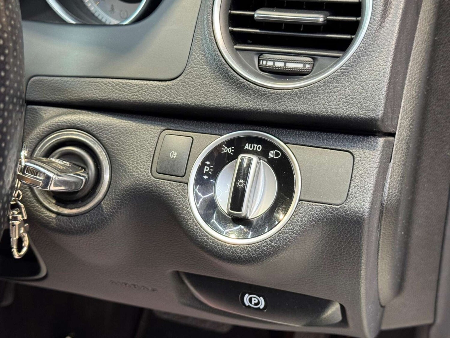 Used Mercedes-Benz C Class 2014 for sale - 78172535: Photo 55