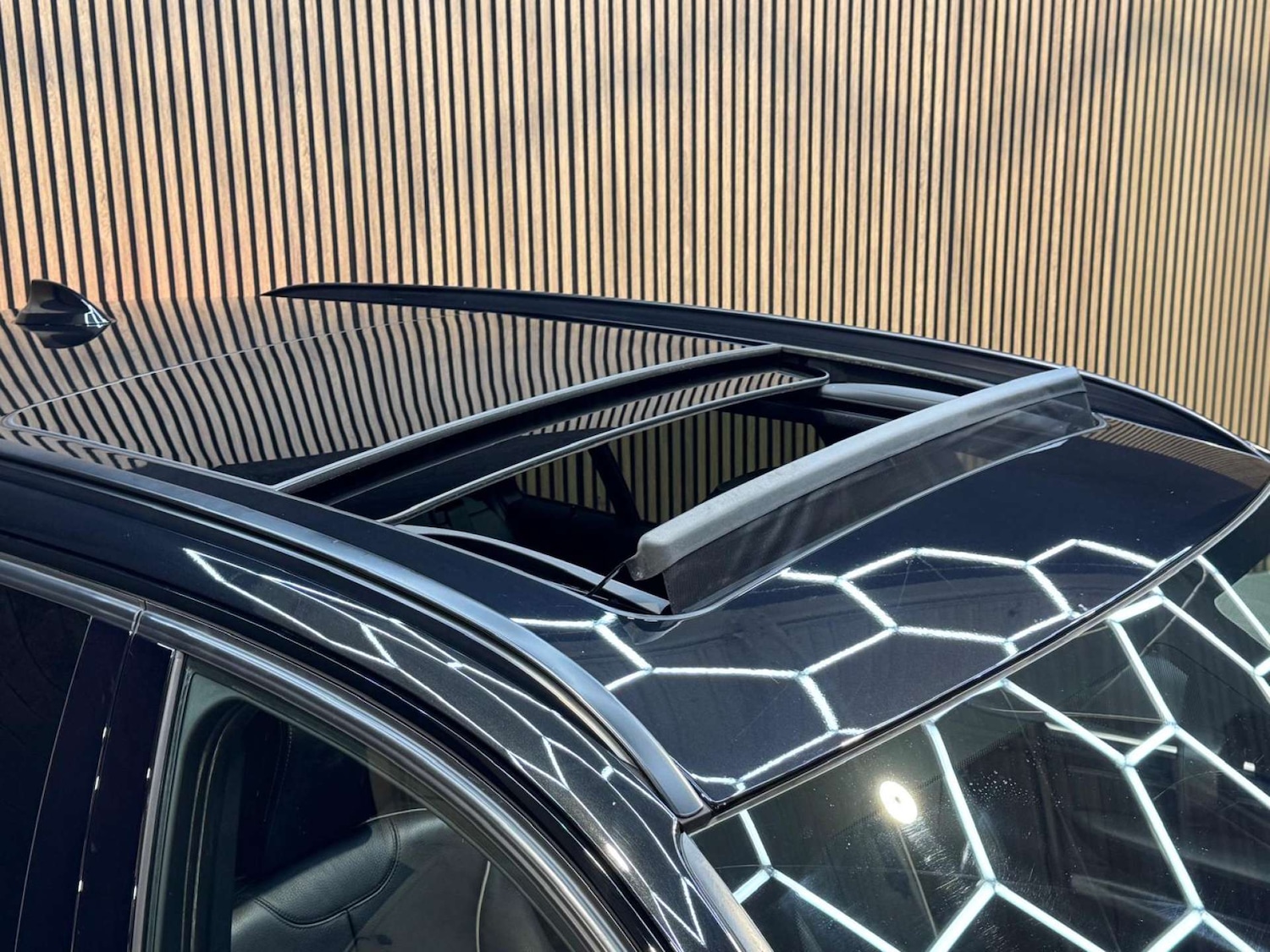 Used BMW 3 Series 2018 for sale - 77136396: Photo 16