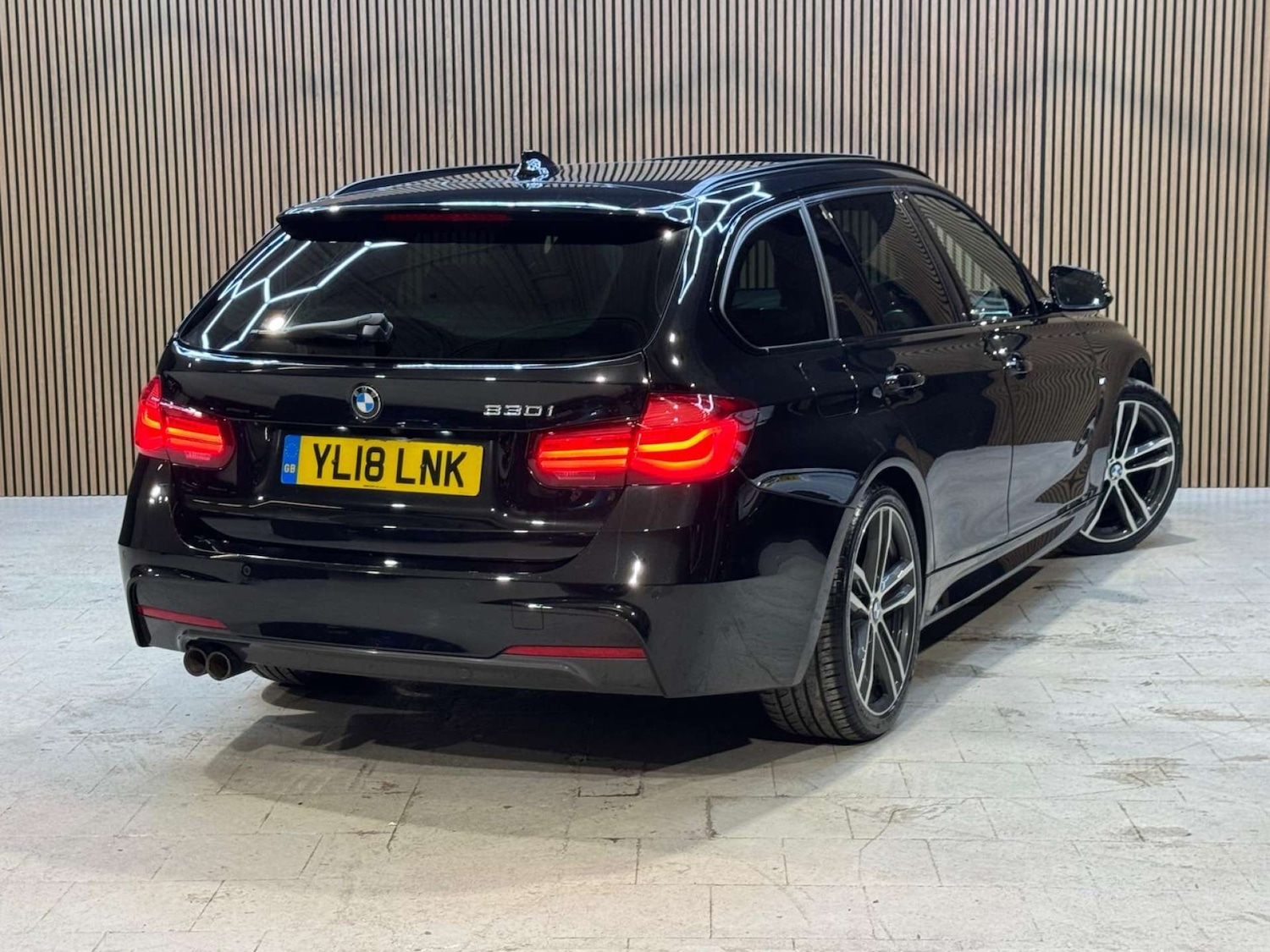 Used BMW 3 Series 2018 for sale - 77136396: Photo 2