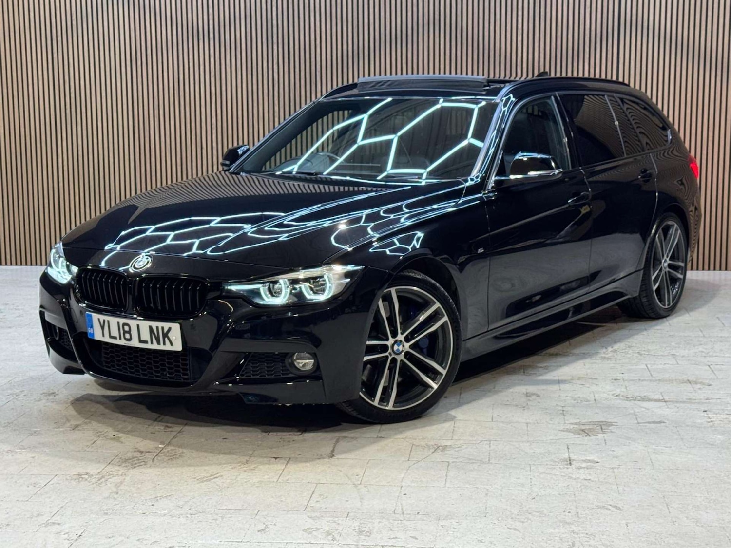 Used BMW 3 Series 2018 for sale - 77136396: Photo 33