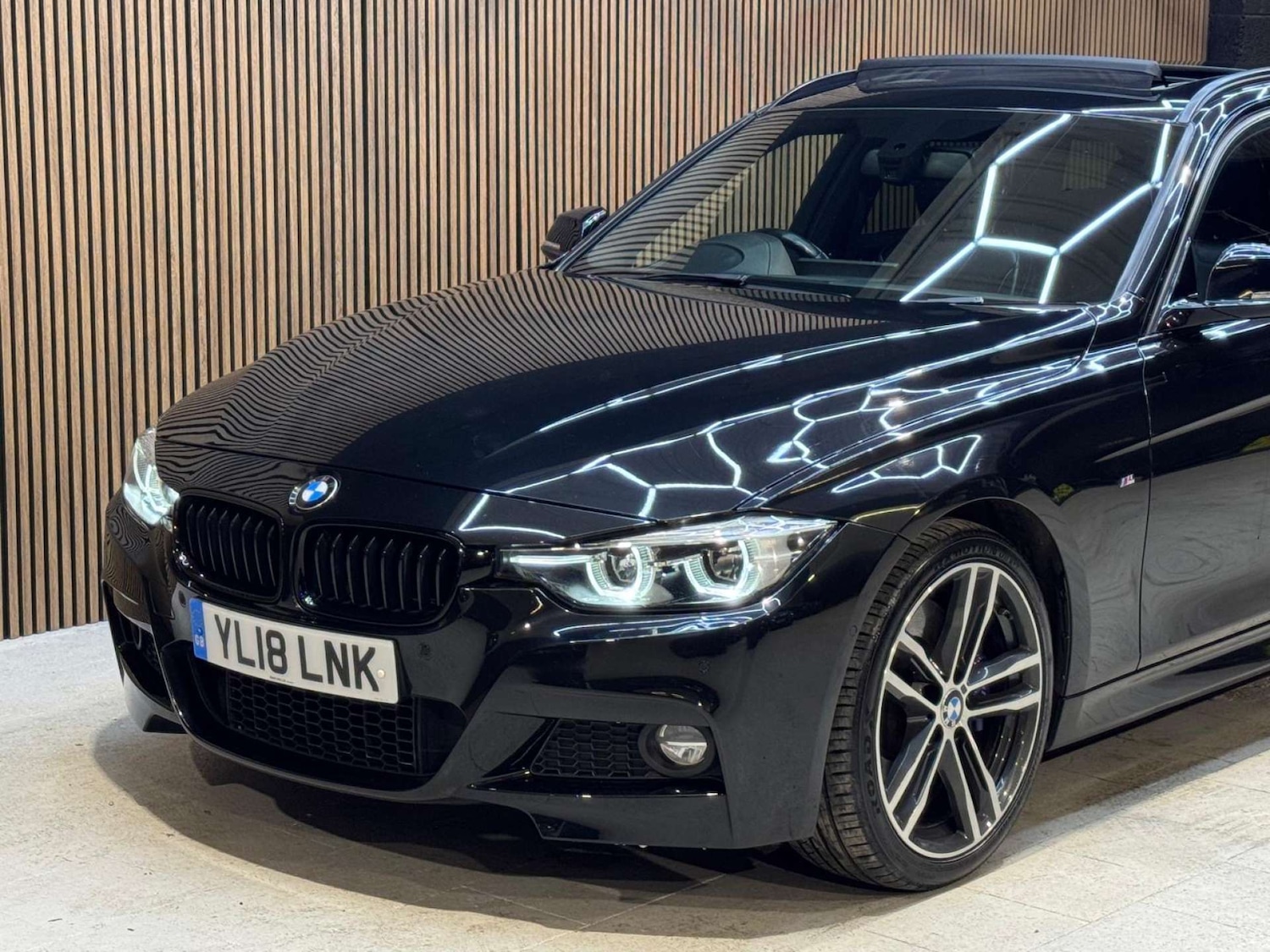 Used BMW 3 Series 2018 for sale - 77136396: Photo 34