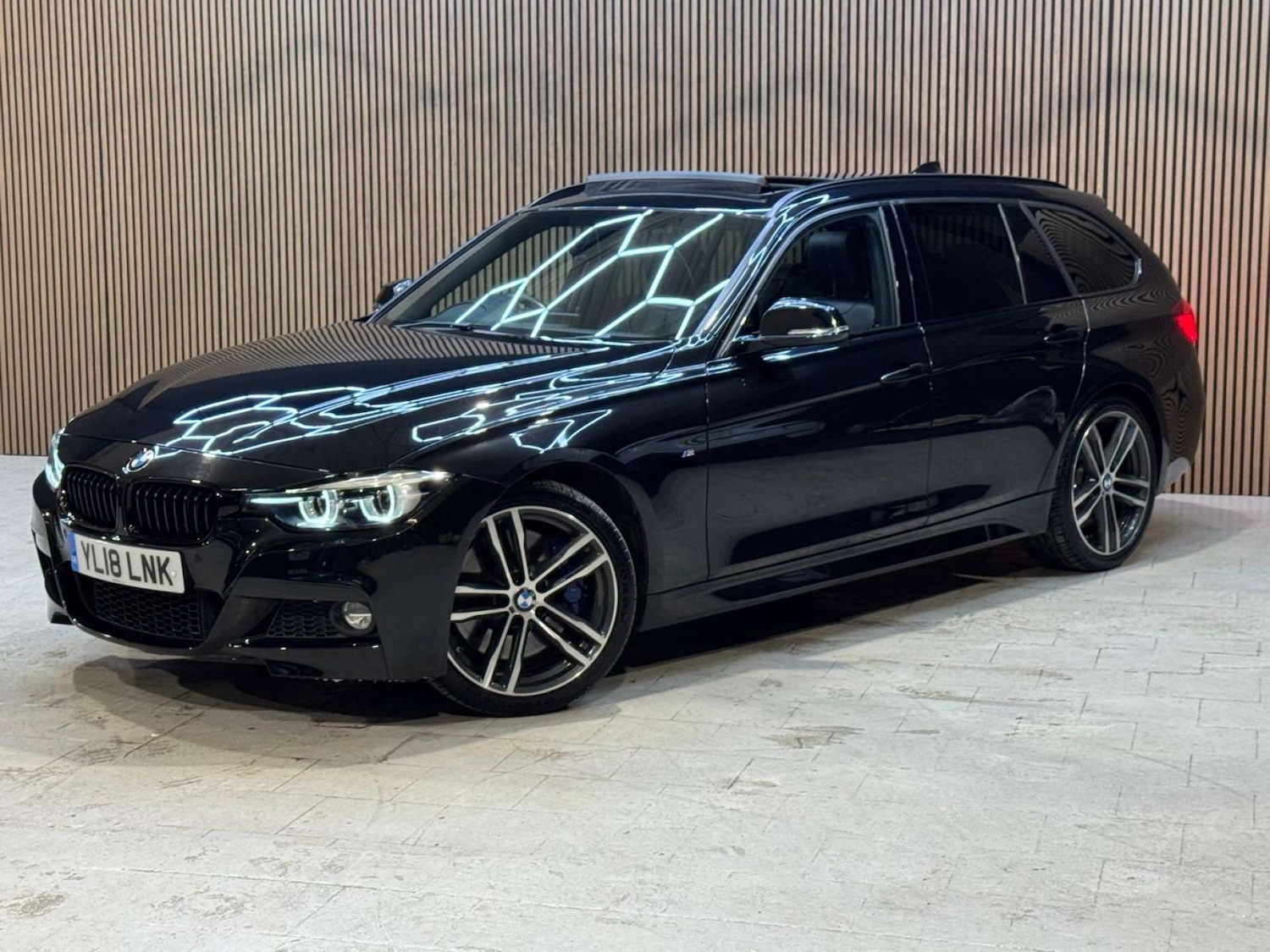 Used BMW 3 Series 2018 for sale - 77136396: Photo 37