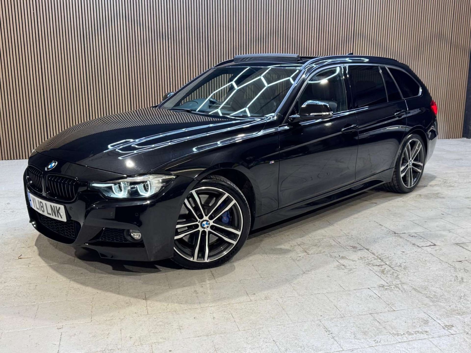 Used BMW 3 Series 2018 for sale - 77136396: Photo 38