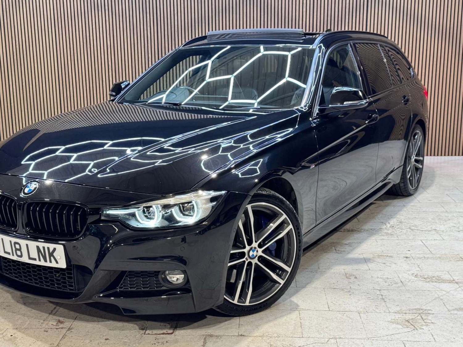 Used BMW 3 Series 2018 for sale - 77136396: Photo 39