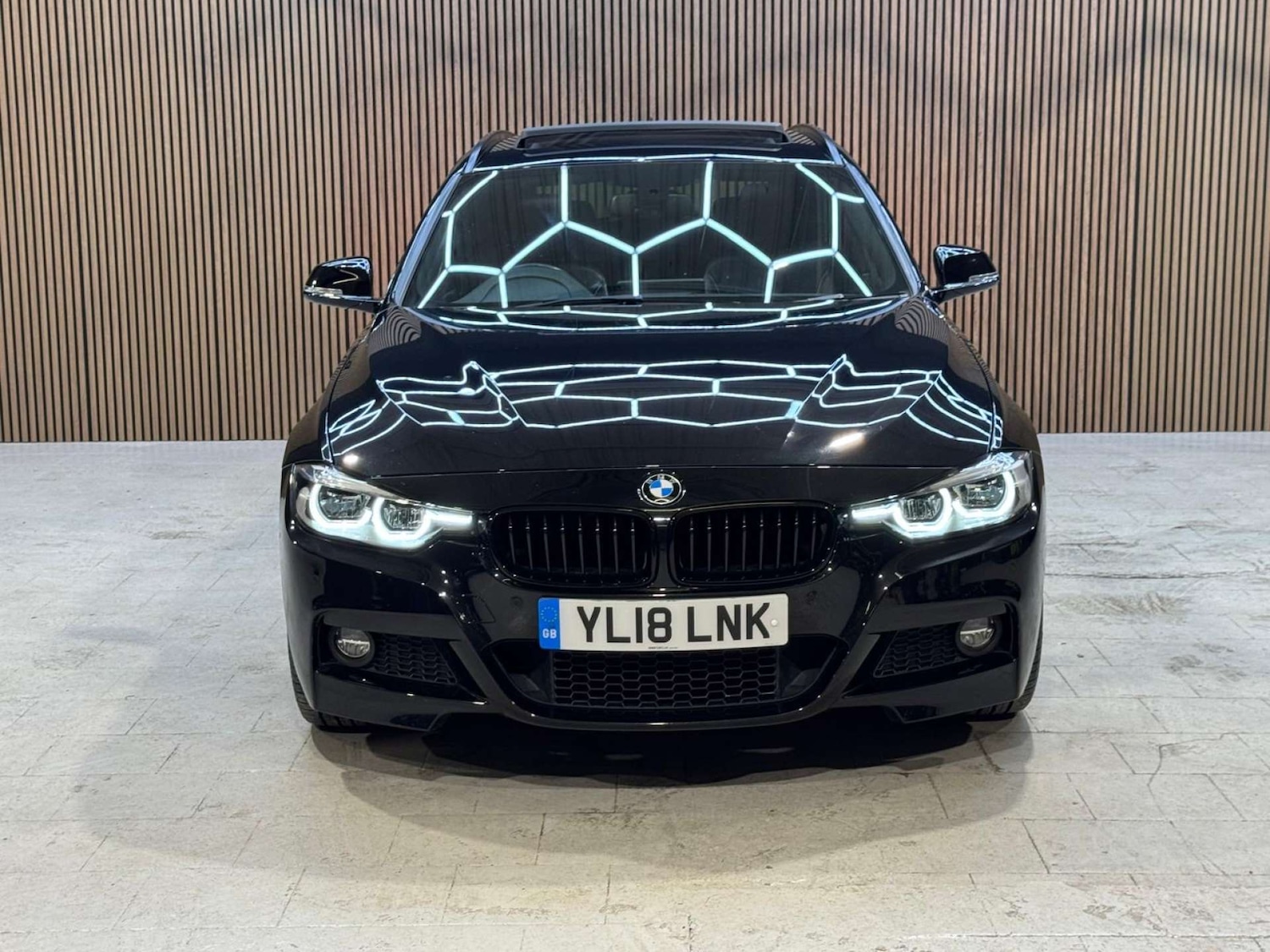 Used BMW 3 Series 2018 for sale - 77136396: Photo 42