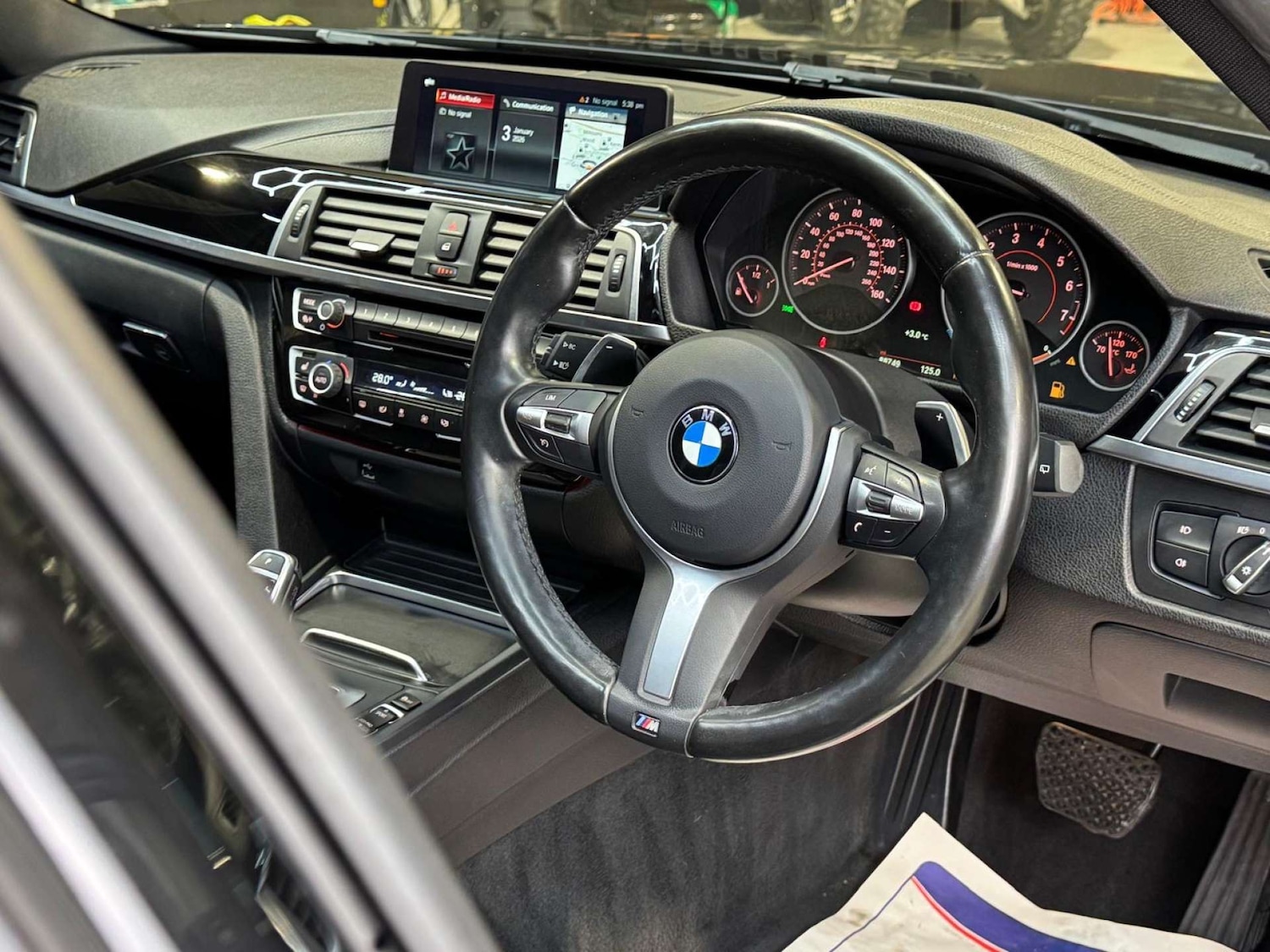 Used BMW 3 Series 2018 for sale - 77136396: Photo 9