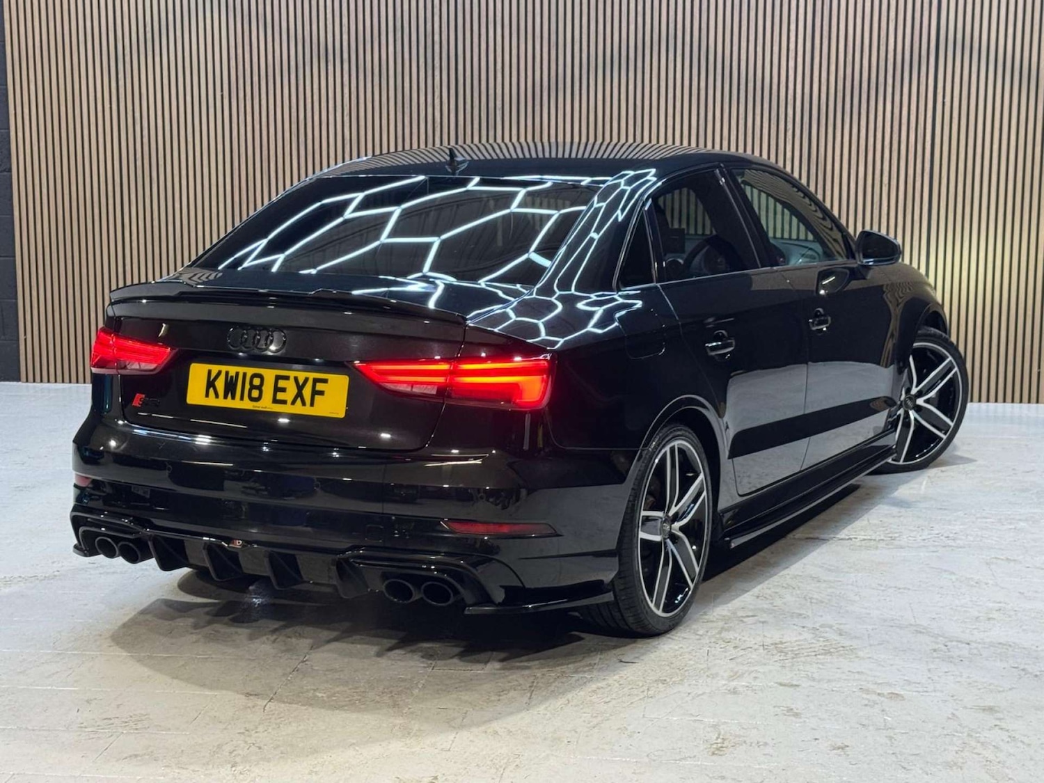 Used Audi A3 2018 for sale - 76830871: Photo 2
