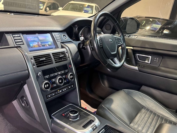 Used Land Rover Discovery Sport 2017 for sale - 76319711: Photo 76