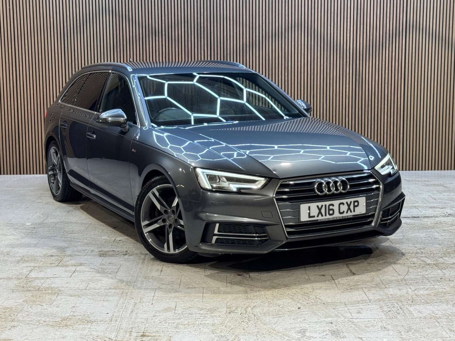 Used Audi A4 2016 for sale - 77310963: Photo 1