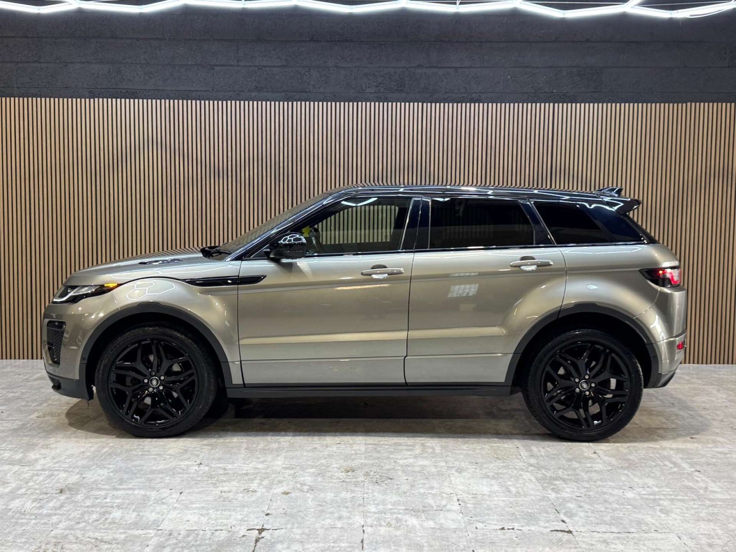 Used Land Rover Range Rover Evoque 2017 for sale - 77802718: Photo 28