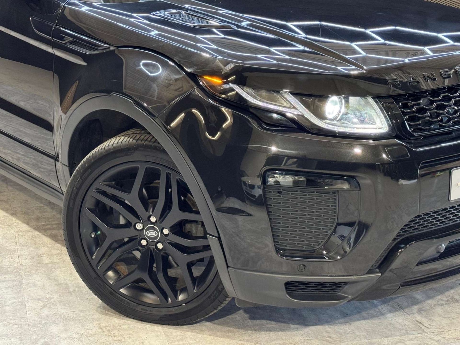 Used Land Rover Range Rover Evoque 2017 for sale - 77990077: Photo 15