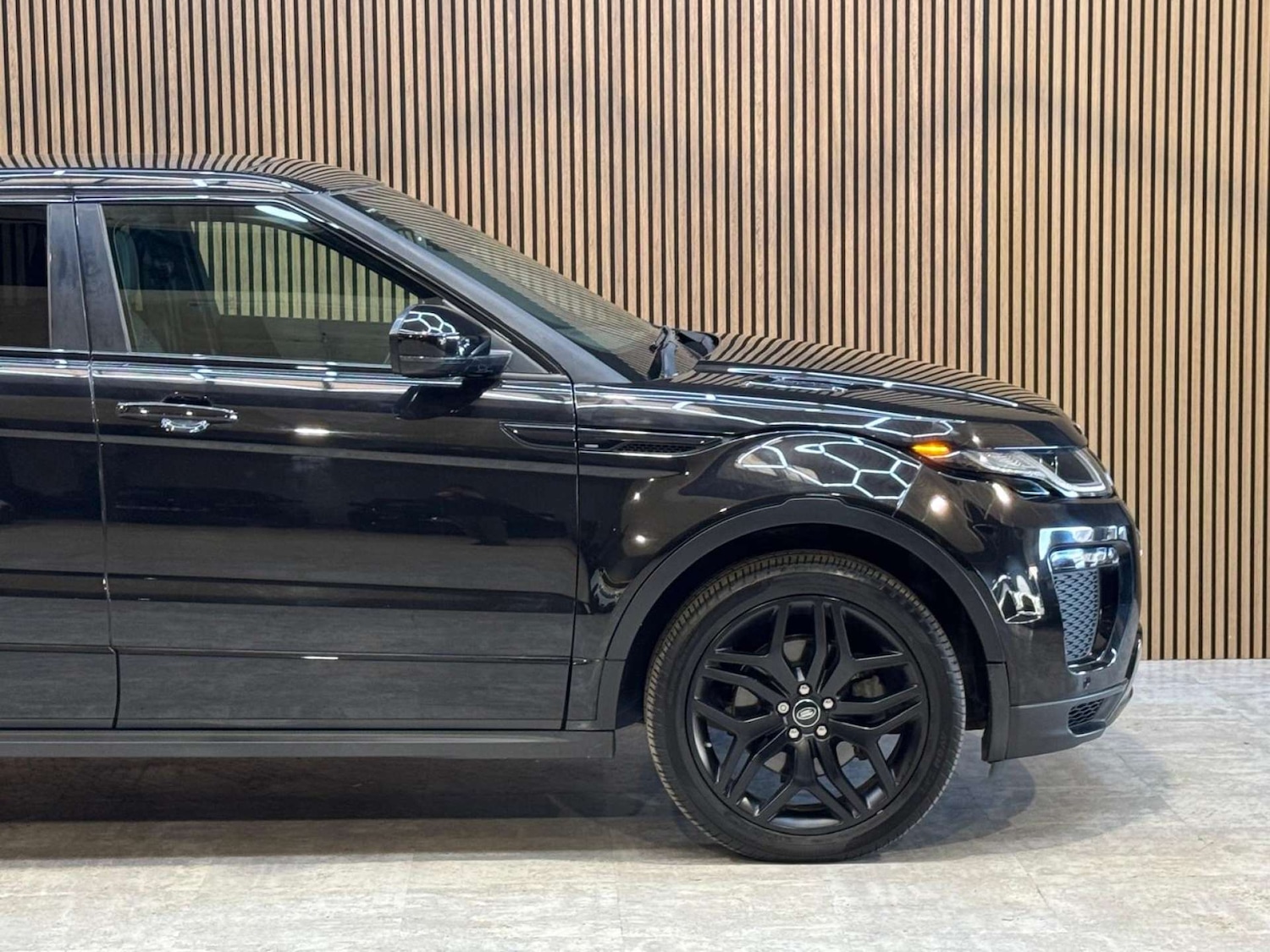 Used Land Rover Range Rover Evoque 2017 for sale - 77990077: Photo 17