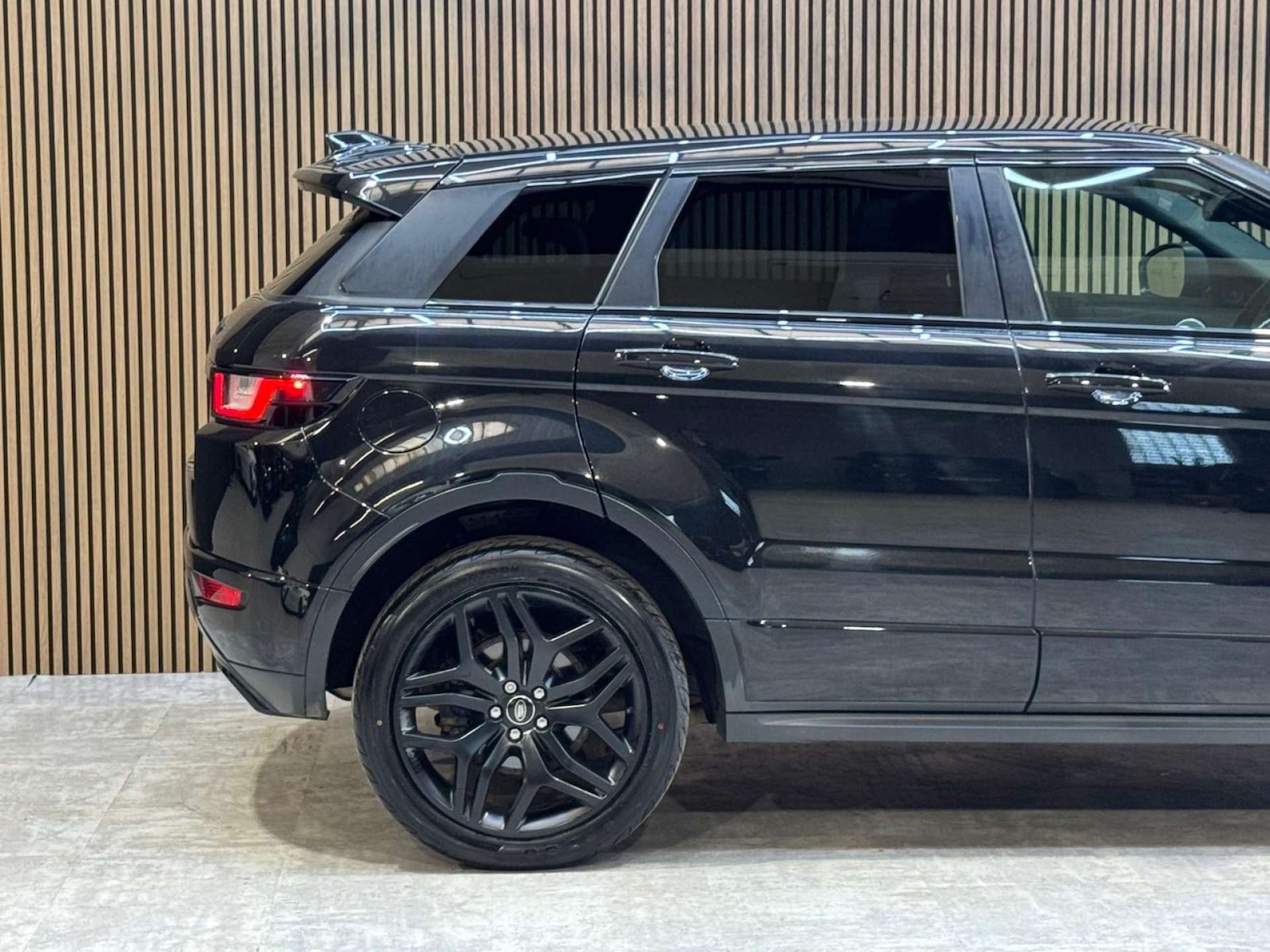 Used Land Rover Range Rover Evoque 2017 for sale - 77990077: Photo 18