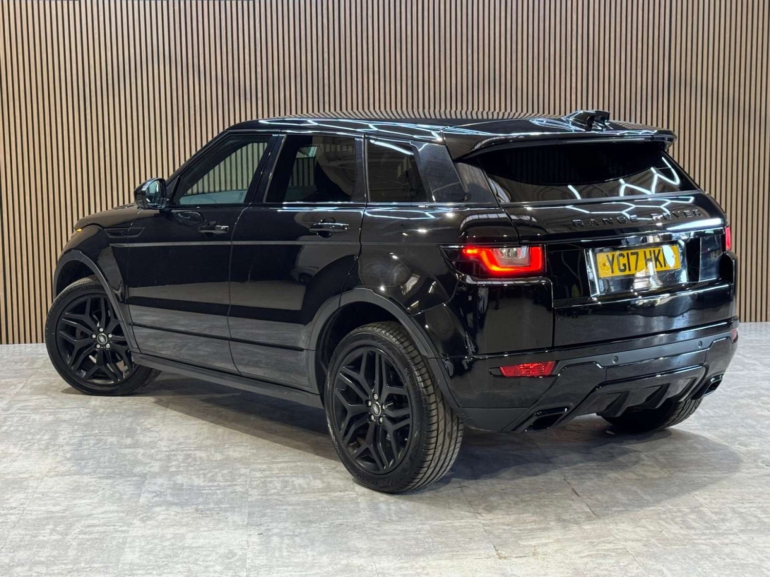 Used Land Rover Range Rover Evoque 2017 for sale - 77990077: Photo 28