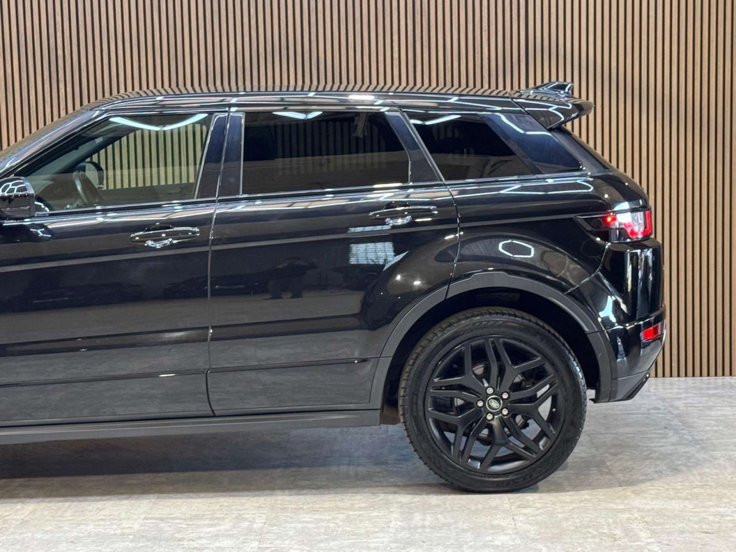 Used Land Rover Range Rover Evoque 2017 for sale - 77990077: Photo 31