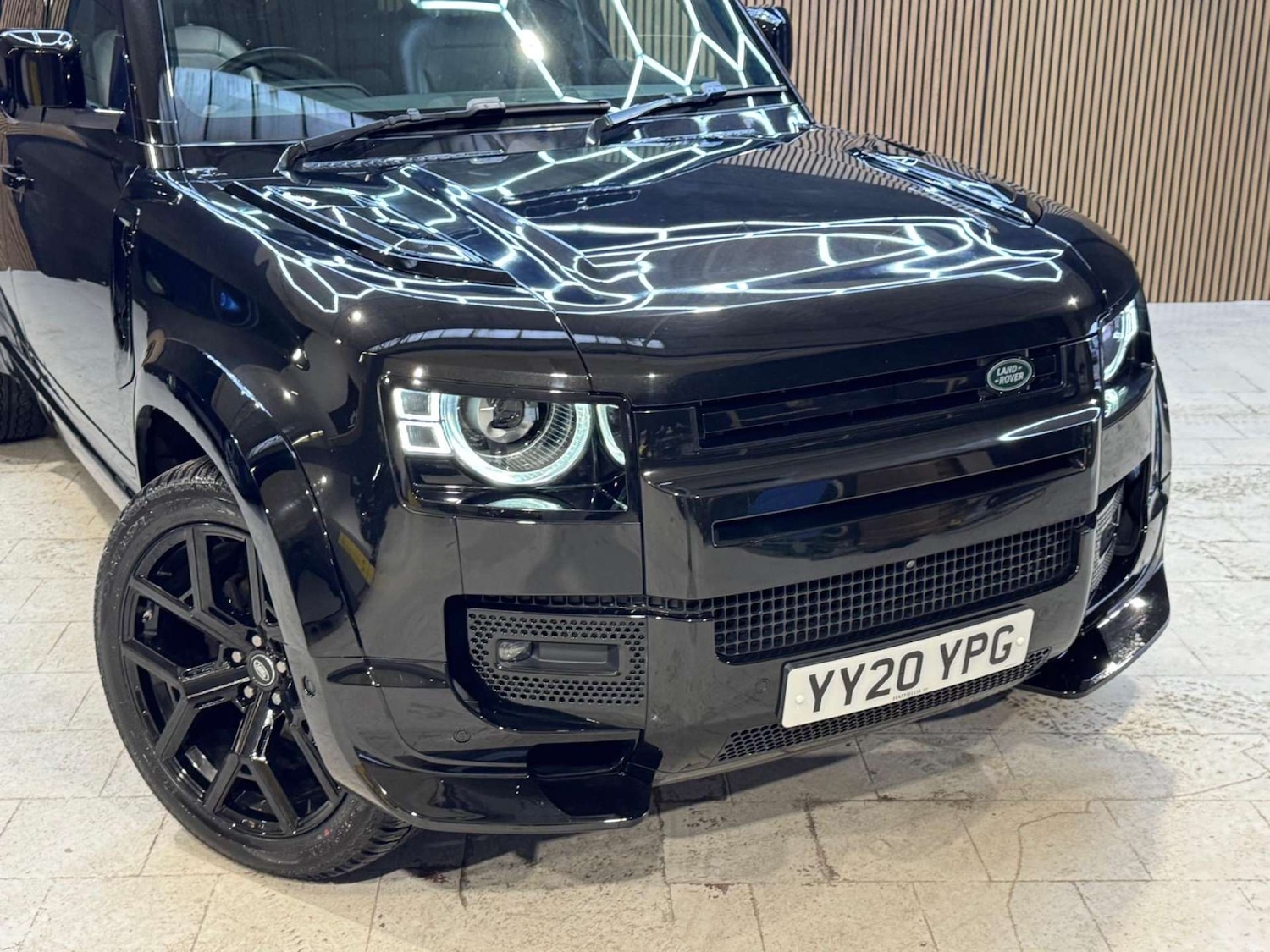 Used Land Rover Defender 2020 for sale - 77328634: Photo 10