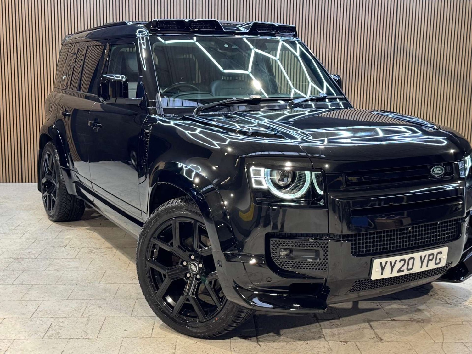 Used Land Rover Defender 2020 for sale - 77328634: Photo 14