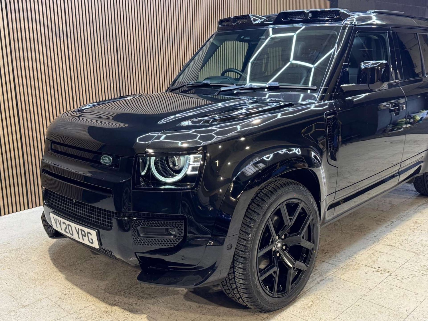 Used Land Rover Defender 2020 for sale - 77328634: Photo 32