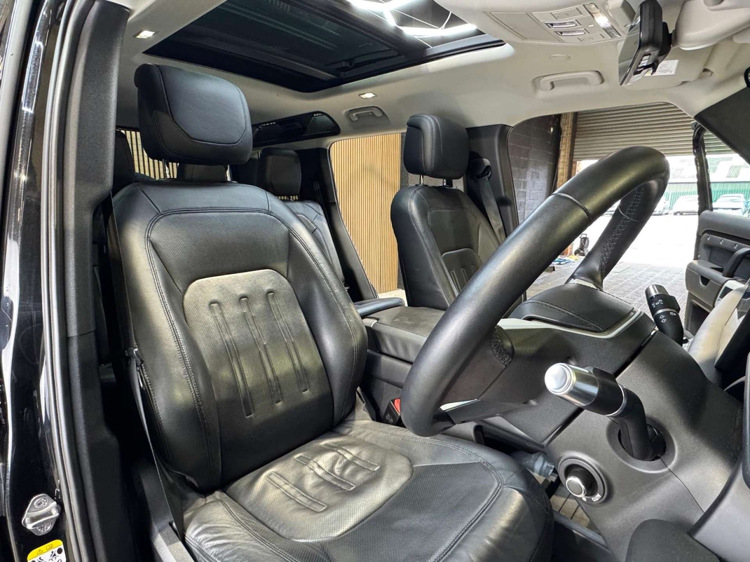 Used Land Rover Defender 2020 for sale - 77328634: Photo 44