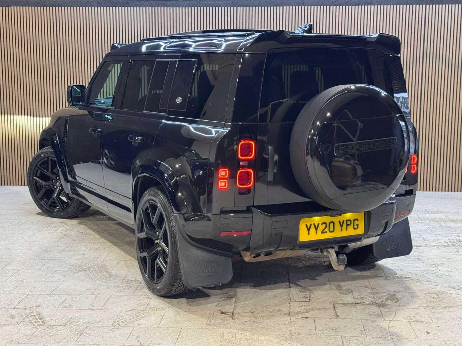 Used Land Rover Defender 2020 for sale - 77328634: Photo 5