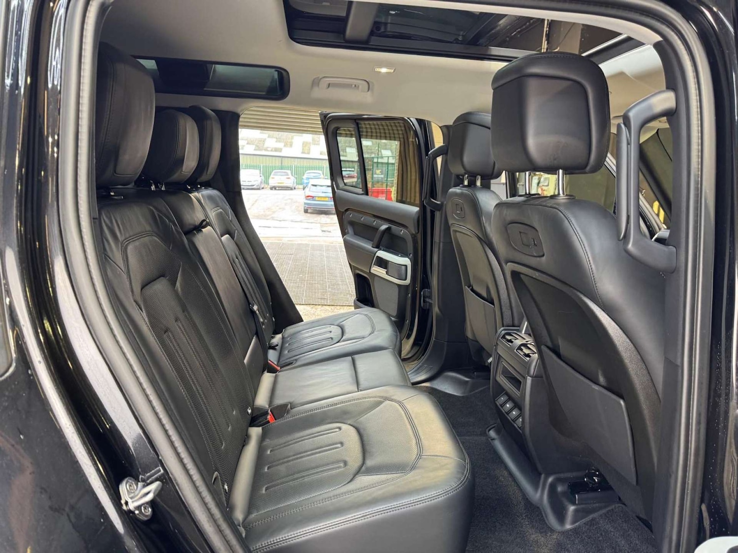 Used Land Rover Defender 2020 for sale - 77328634: Photo 65