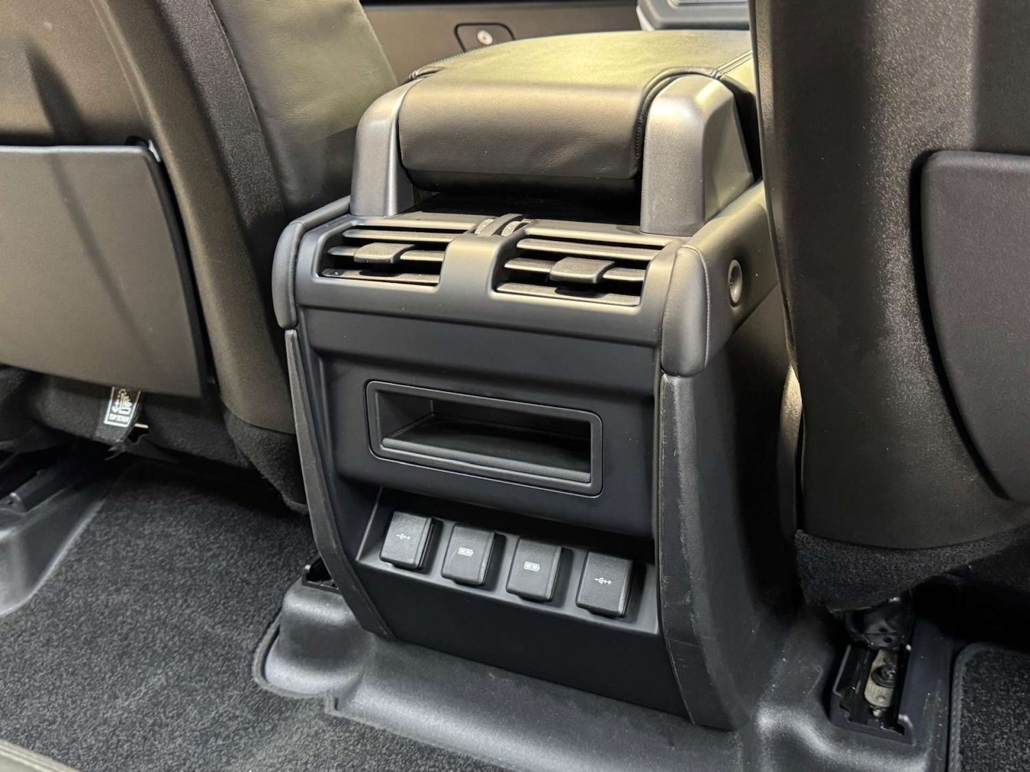 Used Land Rover Defender 2020 for sale - 77328634: Photo 66