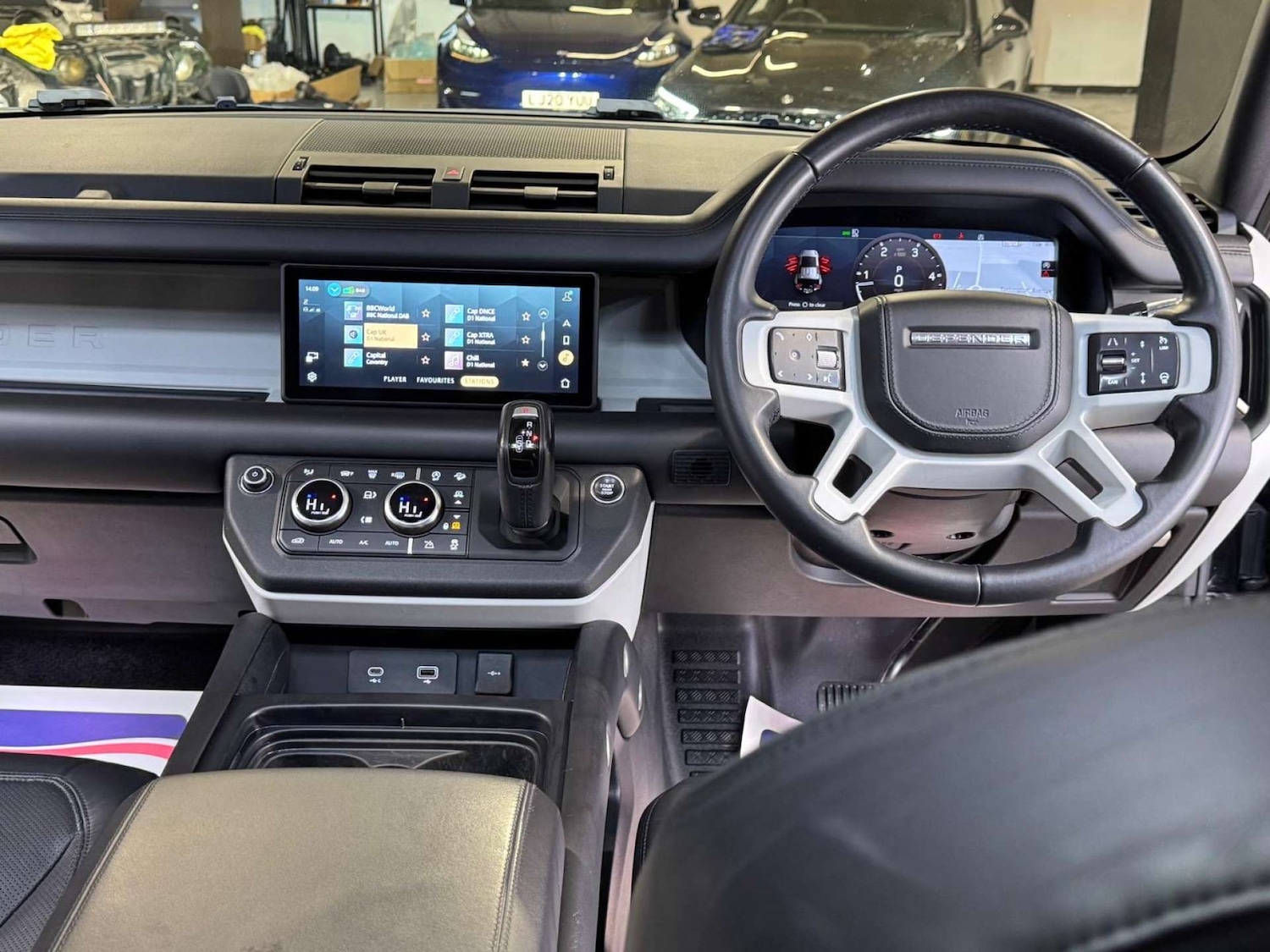 Used Land Rover Defender 2020 for sale - 77328634: Photo 9