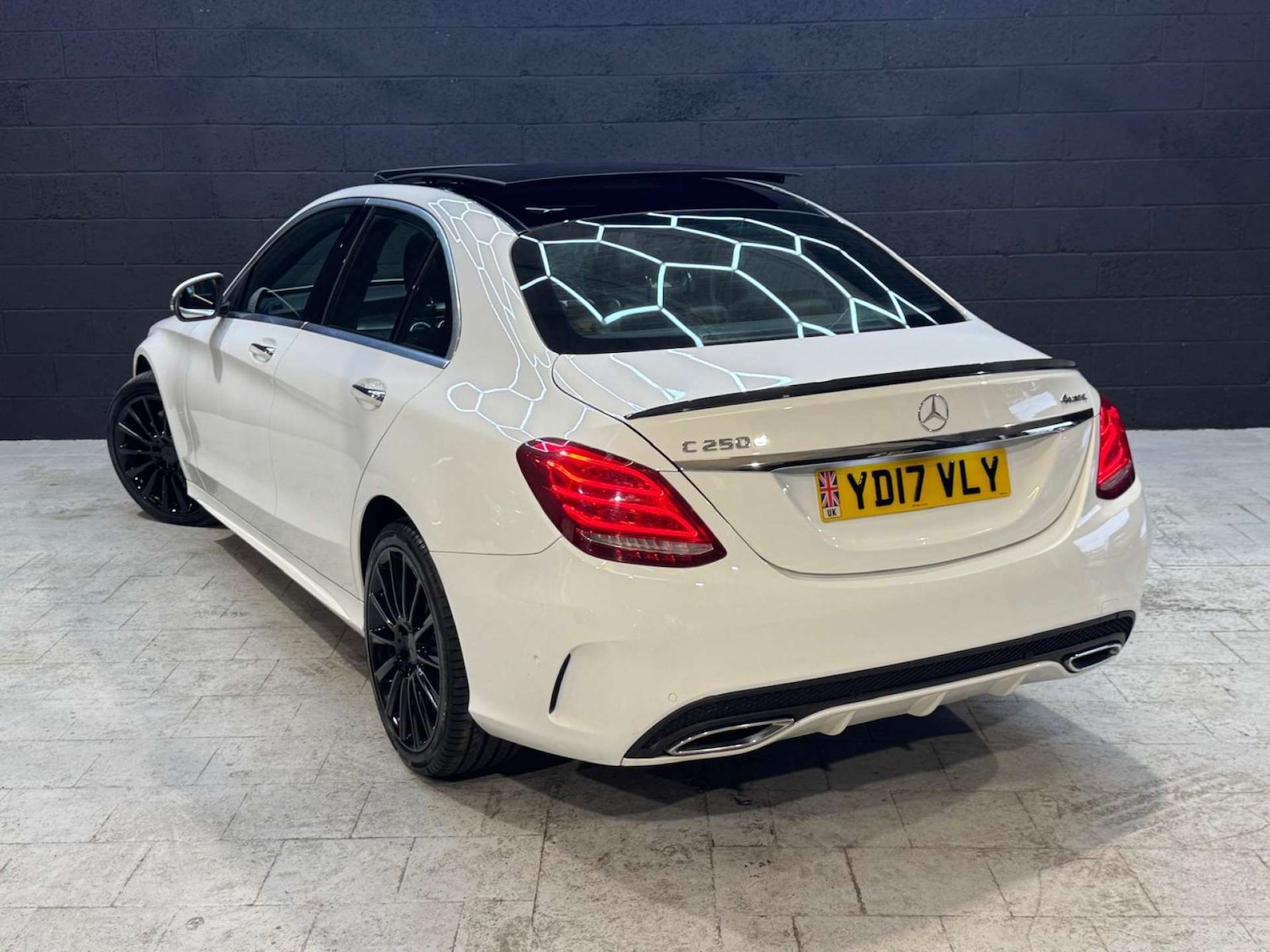 Used Mercedes-Benz C Class 2017 for sale - 76602227: Photo 24