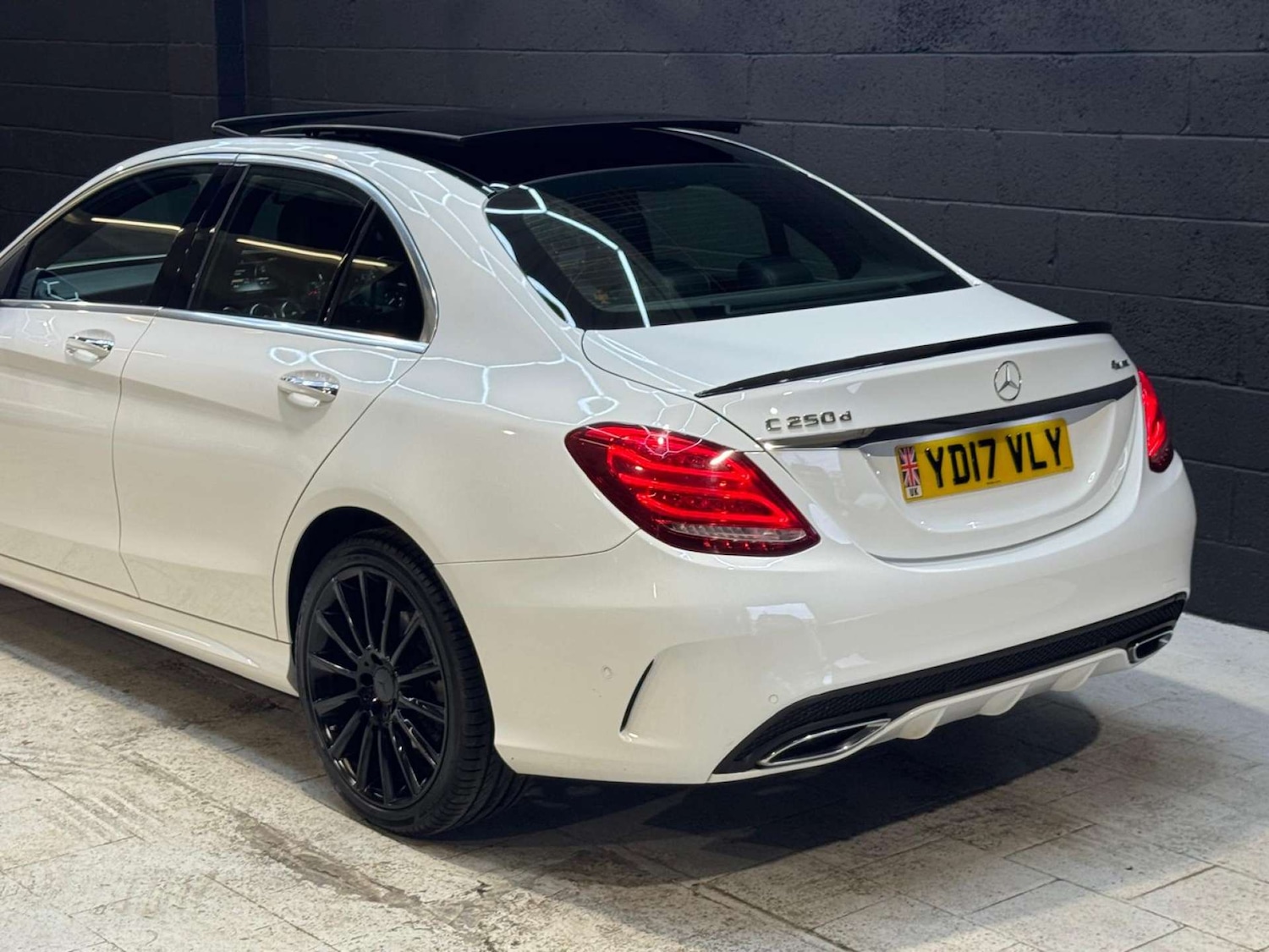 Used Mercedes-Benz C Class 2017 for sale - 76602227: Photo 29