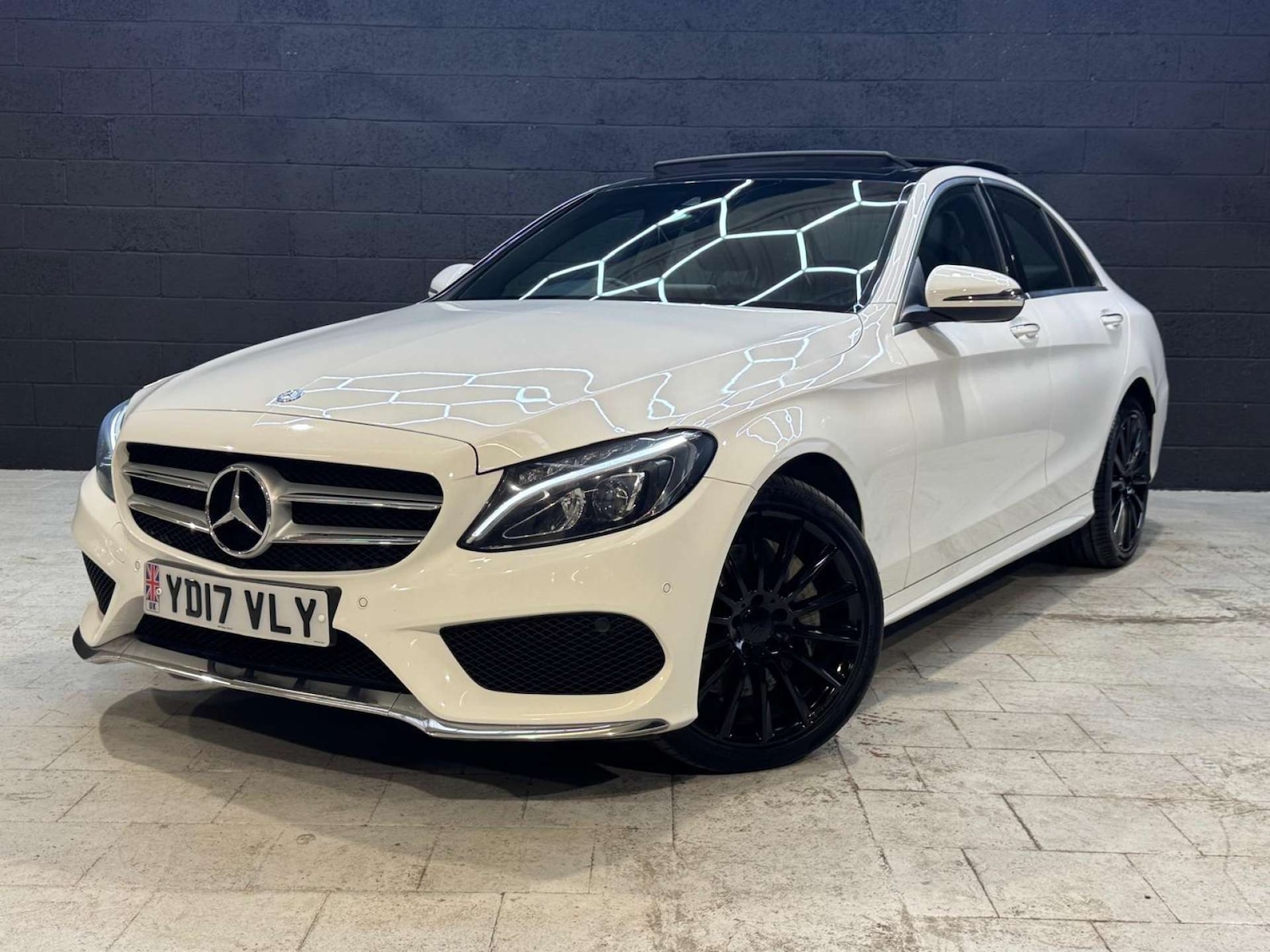 Used Mercedes-Benz C Class 2017 for sale - 76602227: Photo 32