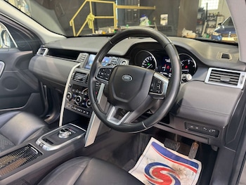 Used Land Rover Discovery Sport 2016 for sale - 79322336: Photo