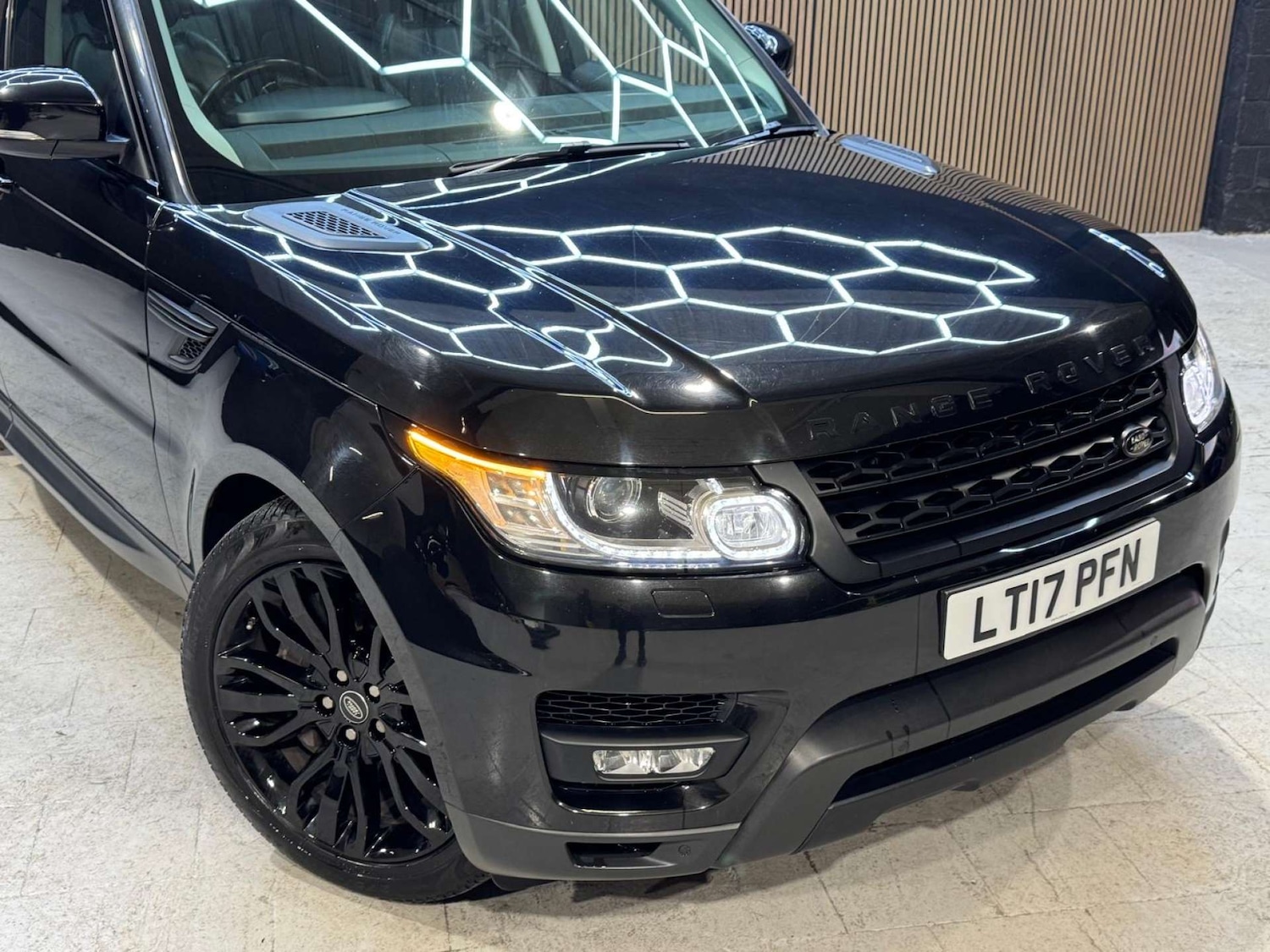 Used Land Rover Range Rover Sport 2017 for sale - 77084207: Photo 11