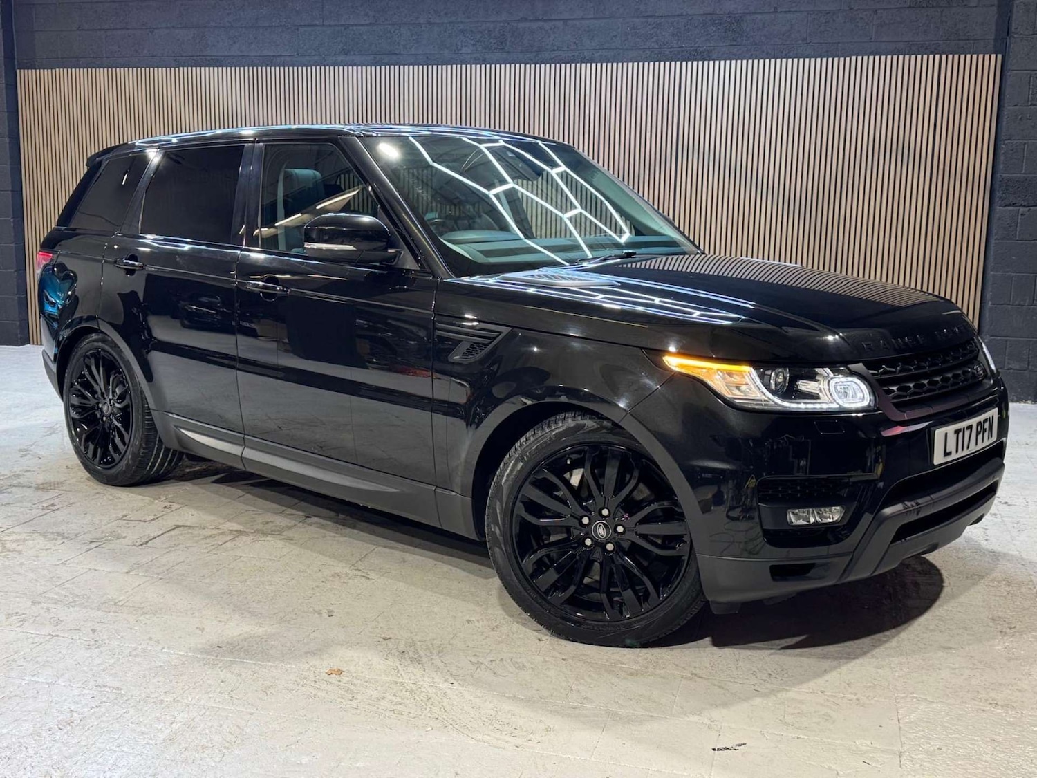 Used Land Rover Range Rover Sport 2017 for sale - 77084207: Photo 14