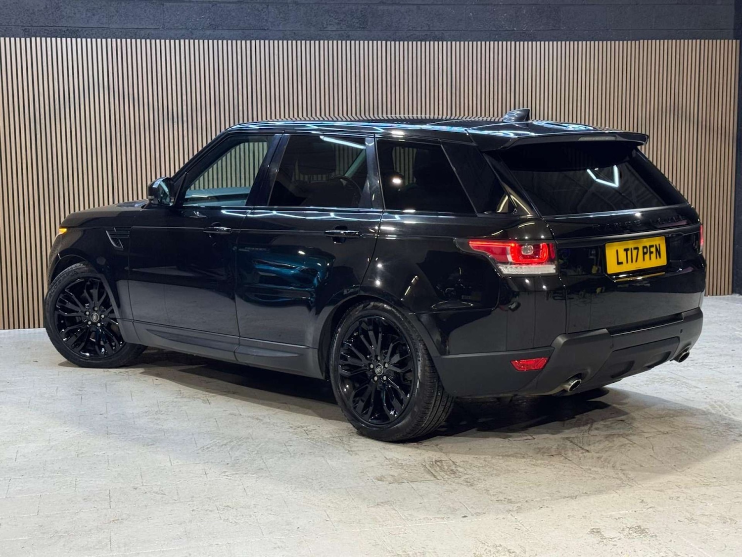 Used Land Rover Range Rover Sport 2017 for sale - 77084207: Photo 28