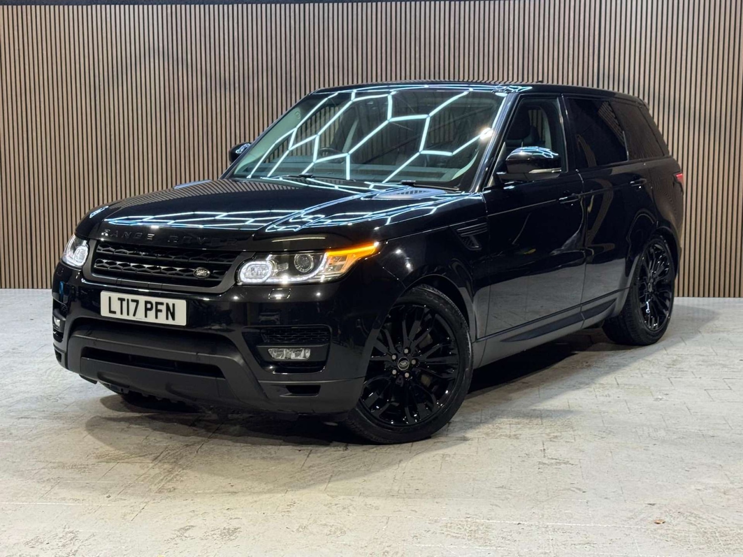 Used Land Rover Range Rover Sport 2017 for sale - 77084207: Photo 32