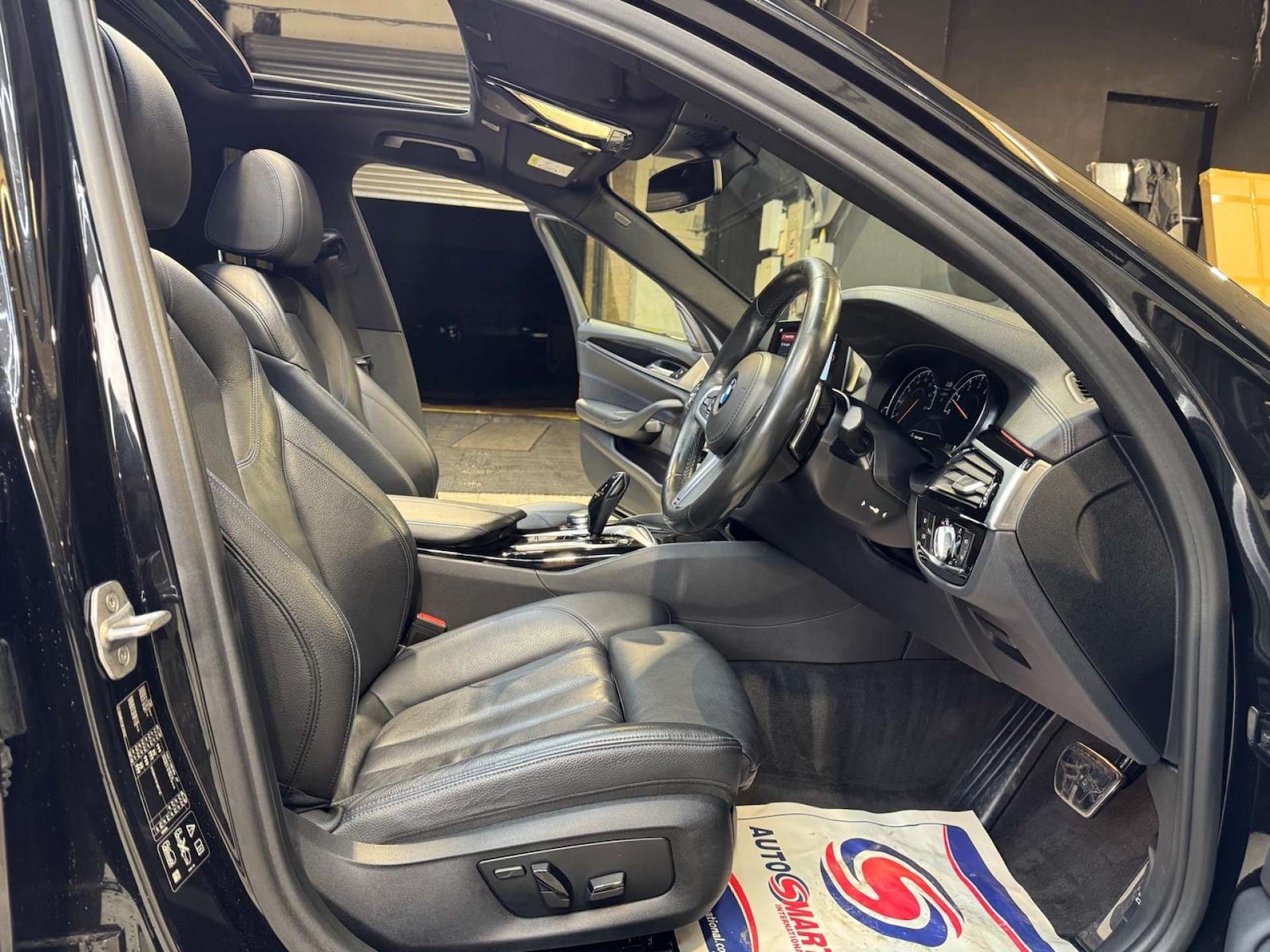 Used BMW 5 Series 2017 for sale - 76481428: Photo 40