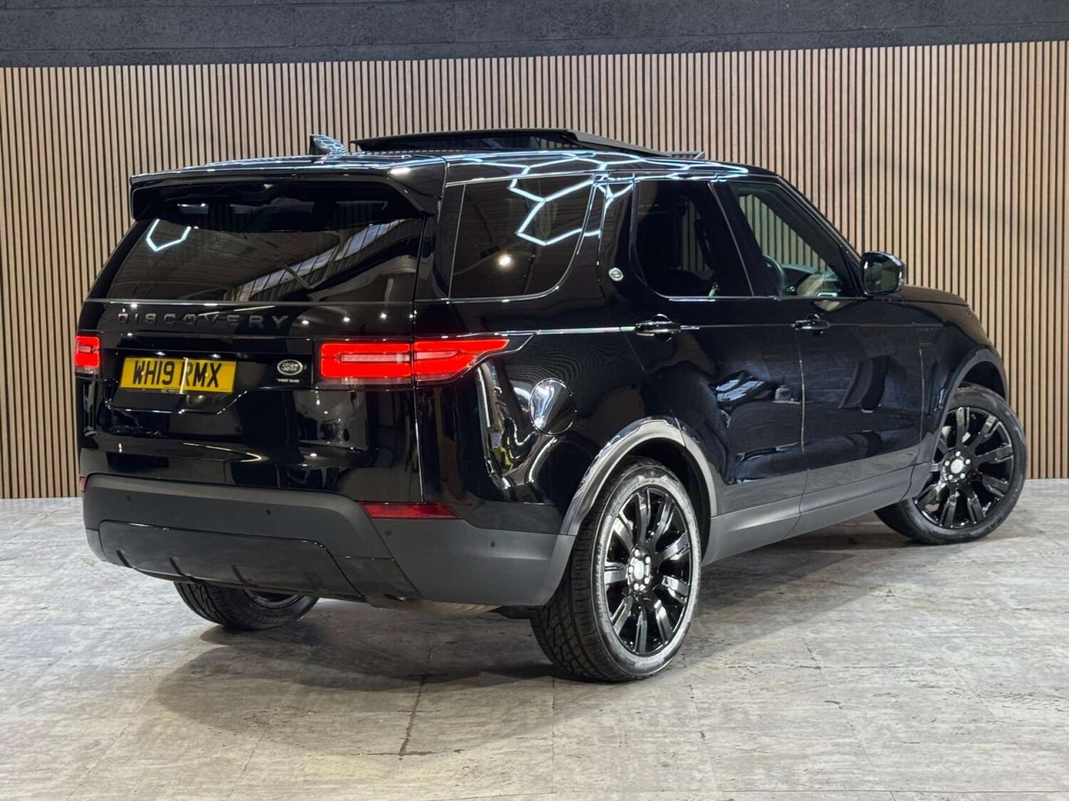 Used Land Rover Discovery 2019 for sale - 77845654: Photo 24