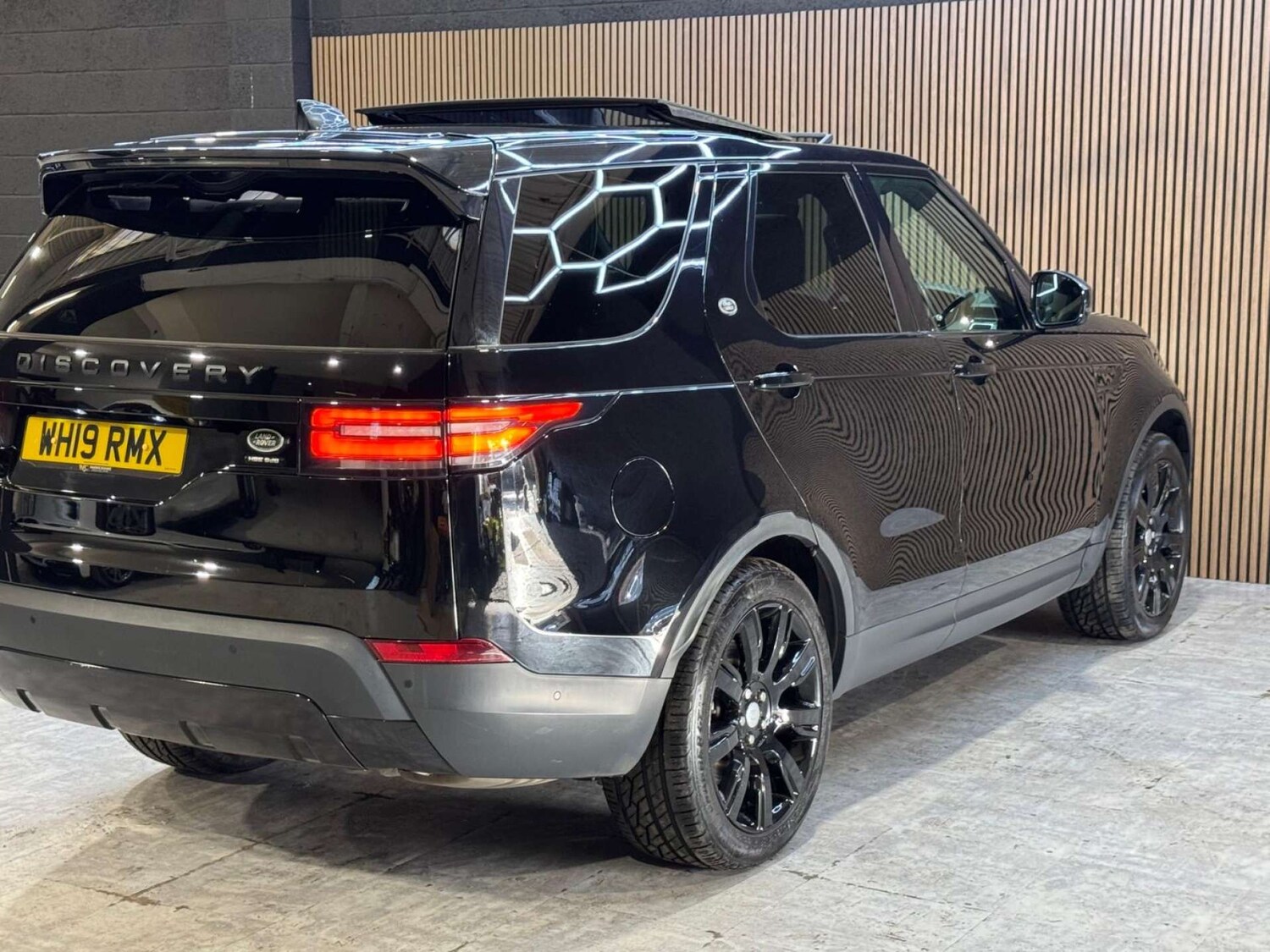 Used Land Rover Discovery 2019 for sale - 77845654: Photo 26