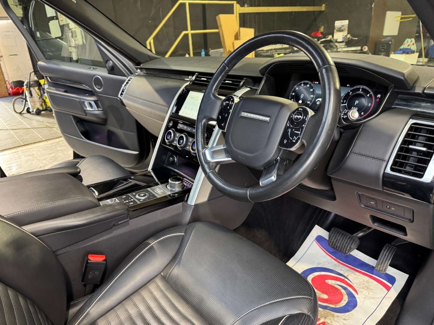 Used Land Rover Discovery 2019 for sale - 77845654: Photo 3