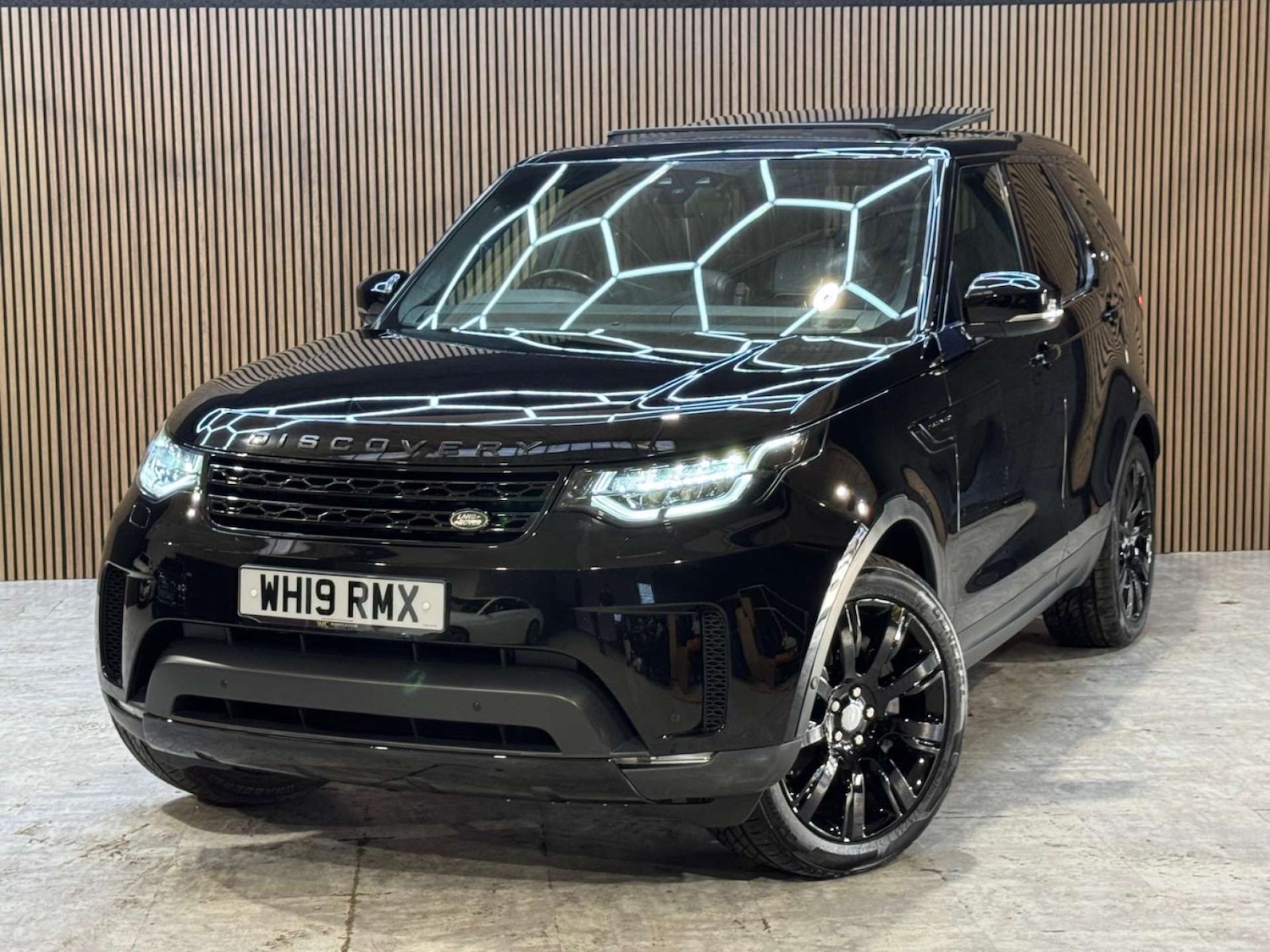Used Land Rover Discovery 2019 for sale - 77845654: Photo 4