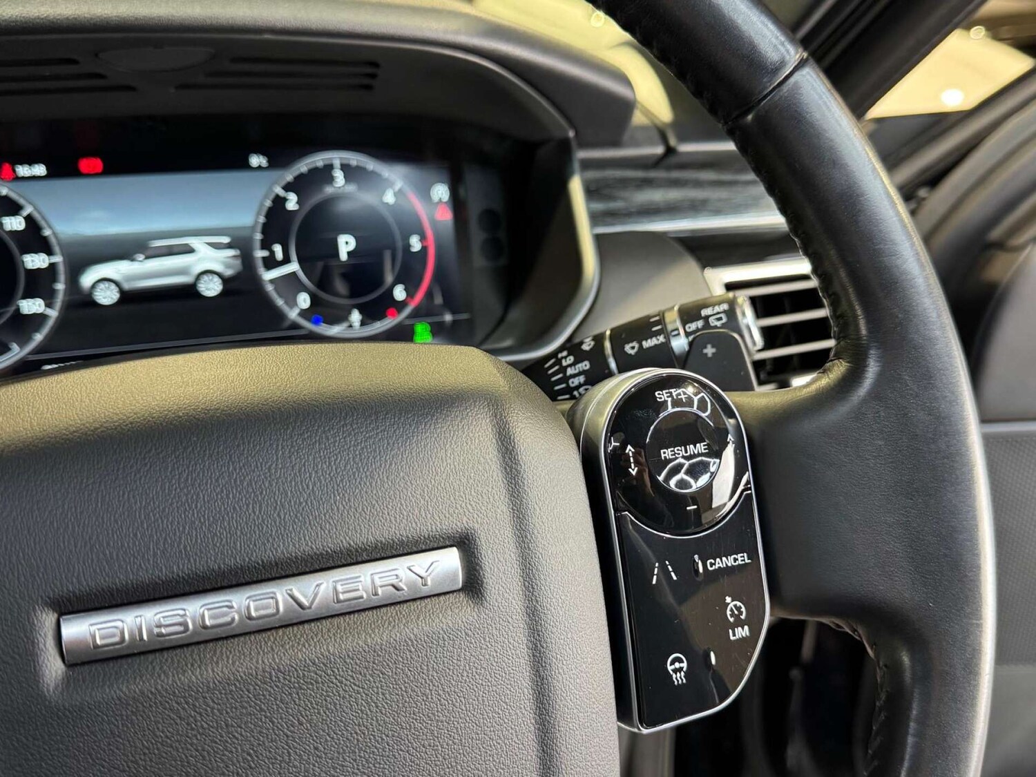 Used Land Rover Discovery 2019 for sale - 77845654: Photo 54