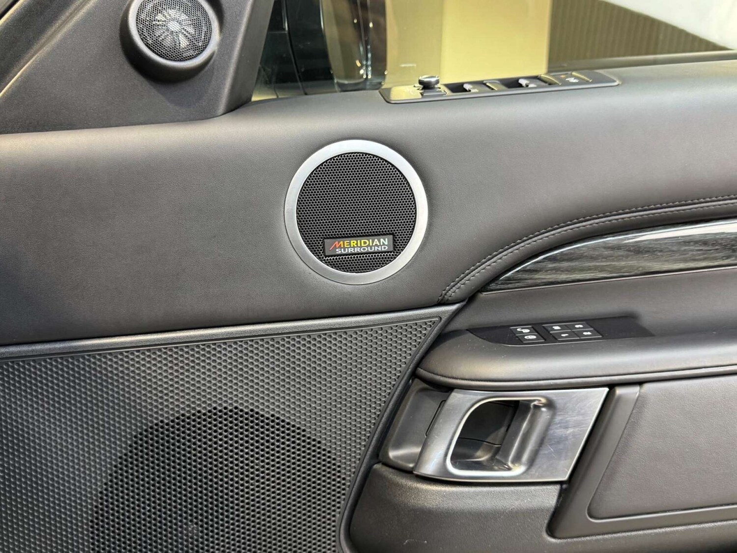 Used Land Rover Discovery 2019 for sale - 77845654: Photo 65