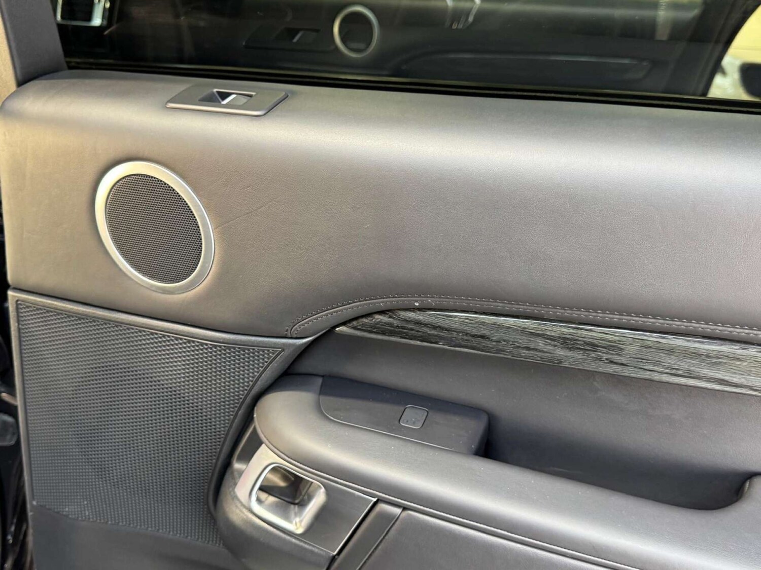 Used Land Rover Discovery 2019 for sale - 77845654: Photo 72