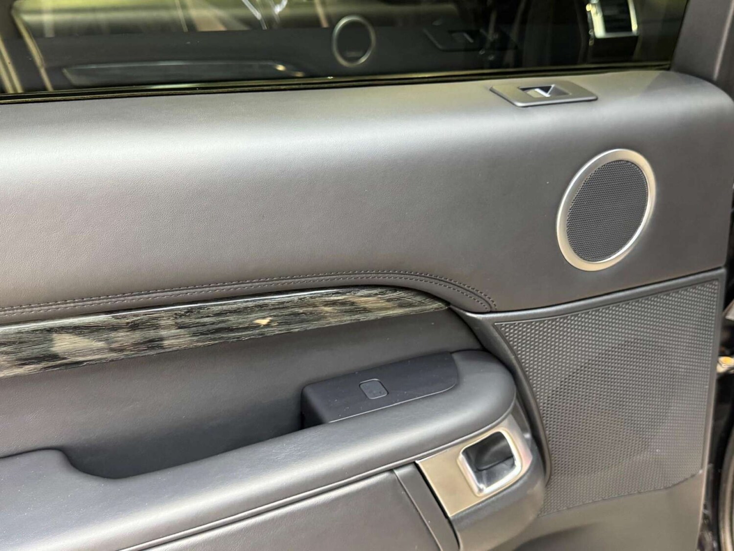 Used Land Rover Discovery 2019 for sale - 77845654: Photo 81