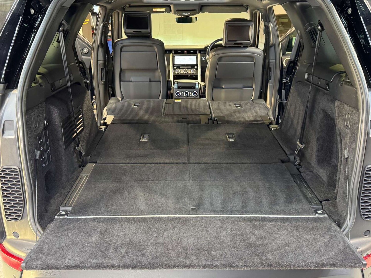 Used Land Rover Discovery 2019 for sale - 77845654: Photo 99