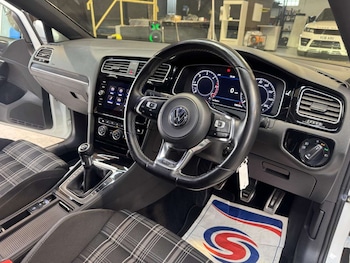 Used Volkswagen Golf 2017 for sale - 78486384: Photo
