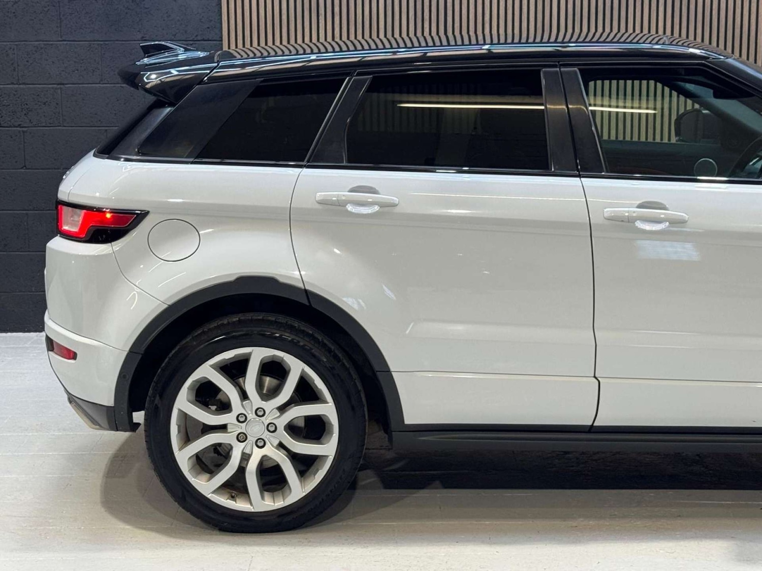 Used Land Rover Range Rover Evoque 2016 for sale - 76719545: Photo 11