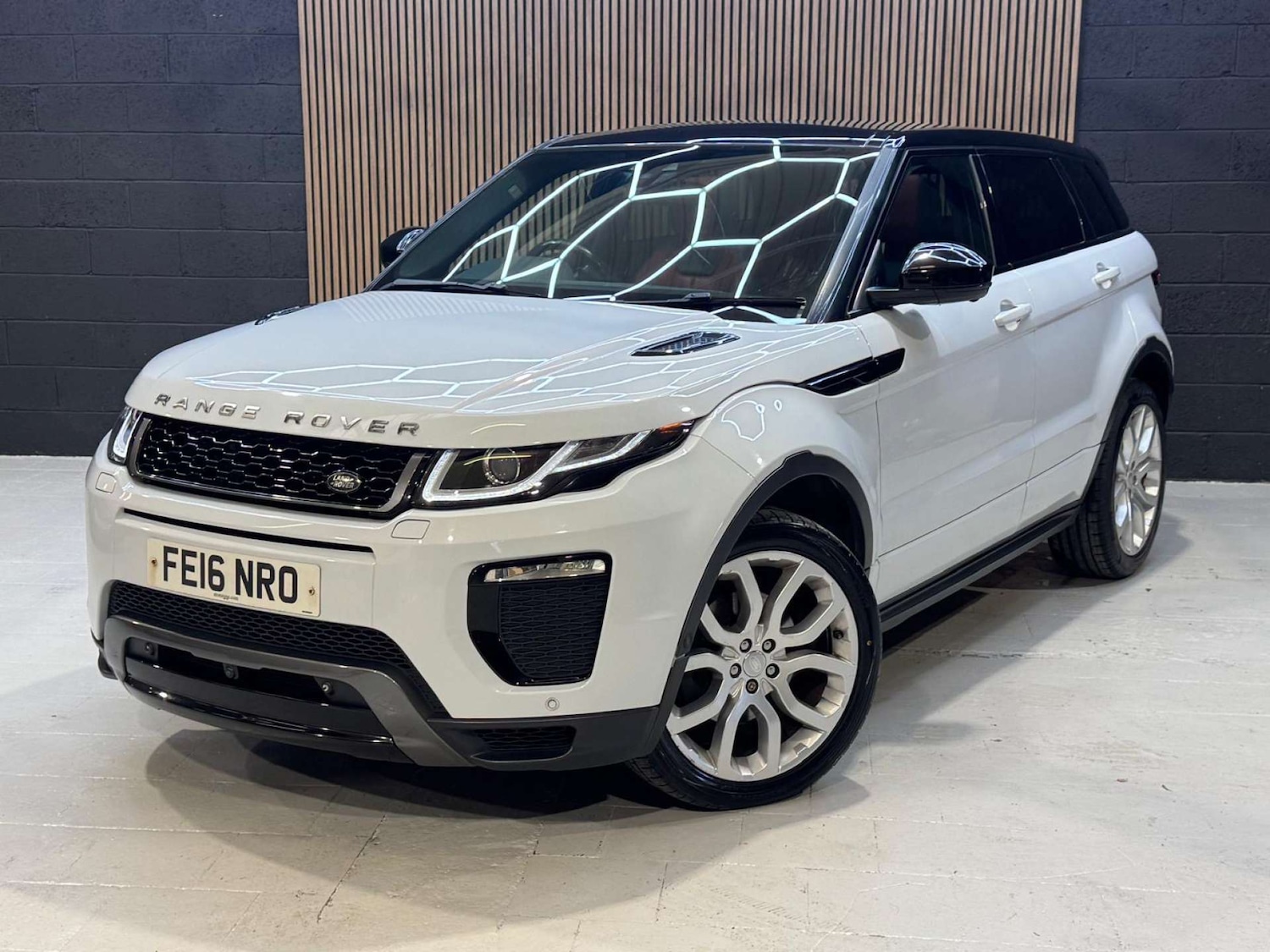 Used Land Rover Range Rover Evoque 2016 for sale - 76719545: Photo 4